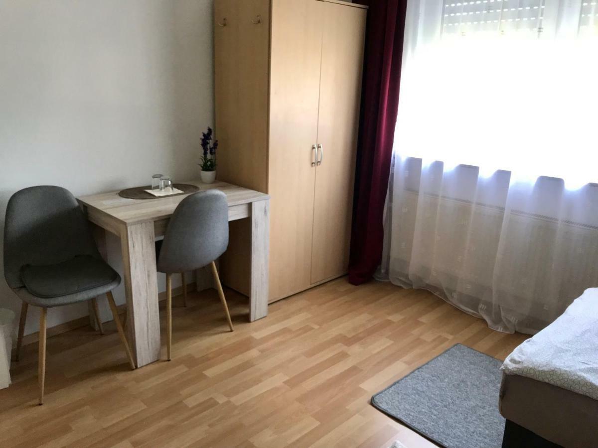 Juna Karlsruhe Dış mekan fotoğraf